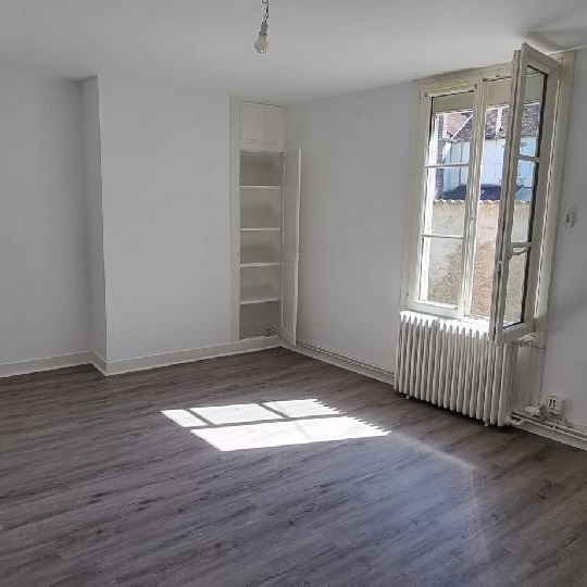  Annonces JOIGNY : Appartement | VILLENEUVE-SUR-YONNE (89500) | 48 m2 | 490 € 